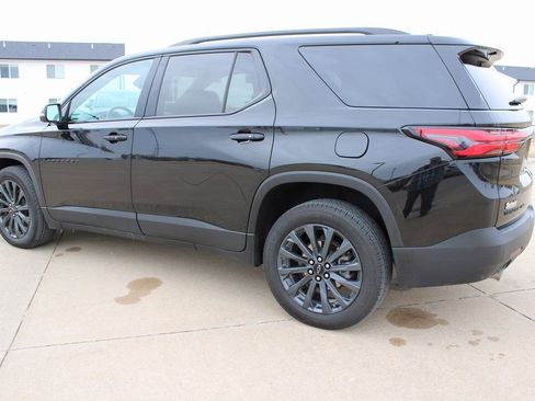 Used 2023 Chevrolet Traverse RS image 16