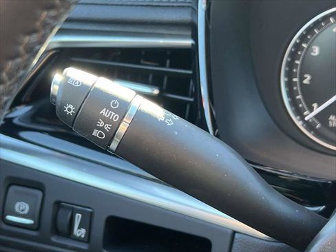 Used 2024 Cadillac XT6 Luxury image 24