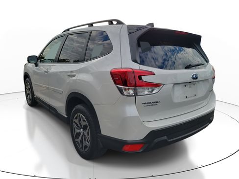 Used 2024 Subaru Forester Premium image 7