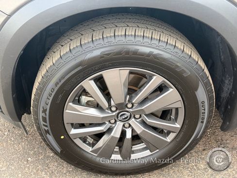 Used 2025 Nissan Pathfinder SV image 10