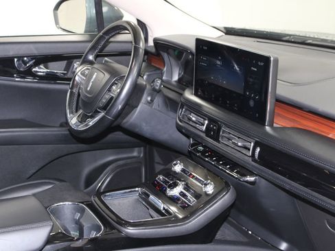 Used 2022 Lincoln Nautilus Reserve image 32