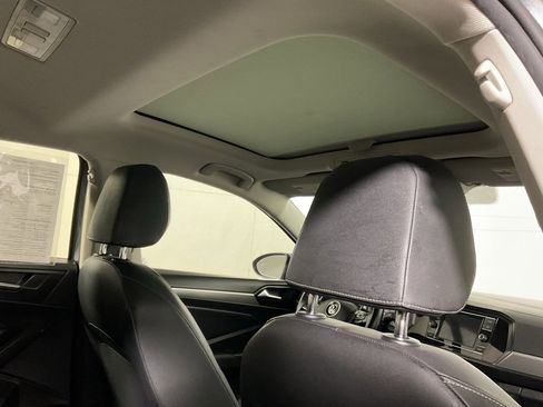 Used 2019 Volkswagen Jetta S image 2