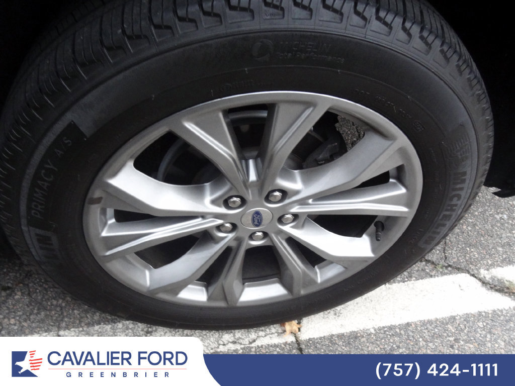 Used 2022 Ford Explorer XLT w/ Equipment Group 202A AWD/4WD image 19