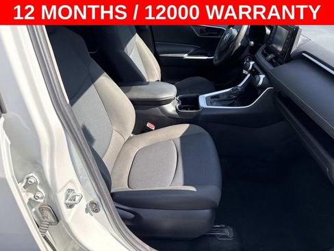 Used 2022 Toyota RAV4 LE AWD/4WD image 6