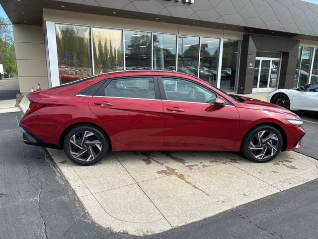 Certified 2024 Hyundai Elantra SEL w/ Convenience Package FWD image 19