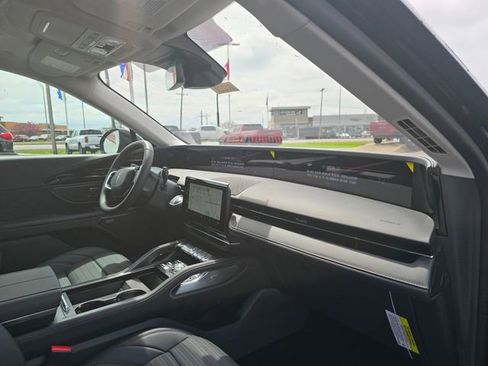 New 2026 Lincoln Nautilus Reserve AWD/4WD image 26