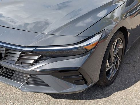 Certified 2024 Hyundai Elantra SEL w/ Convenience Package image 10