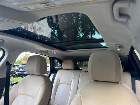 Used 2020 Jaguar F-PACE Premium AWD/4WD image 16