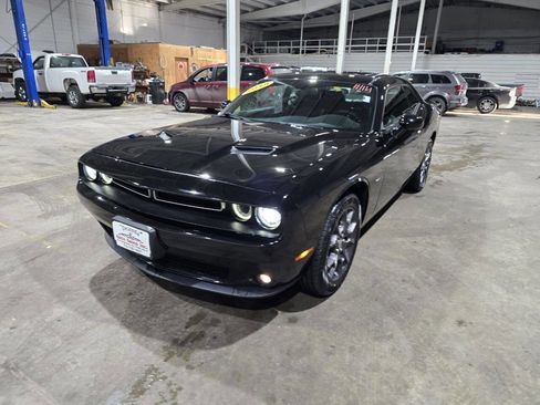 Used 2018 Dodge Challenger GT w/ GT Interior Package image 19
