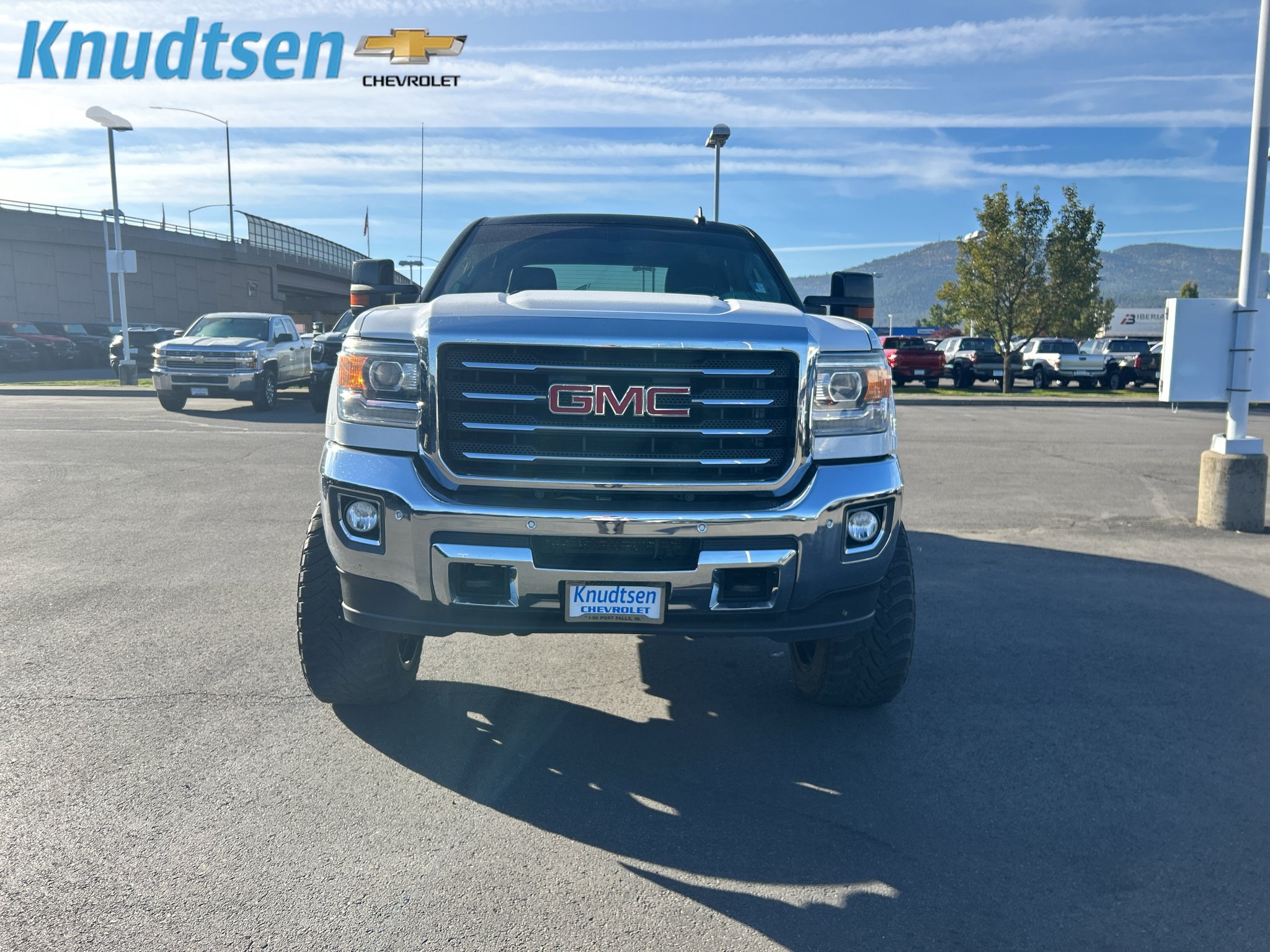 Used 2015 GMC Sierra 2500 SLT AWD/4WD image 2