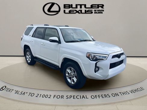 Used 2023 Toyota 4Runner SR5 Premium w/ Moonroof Package RWD image 3