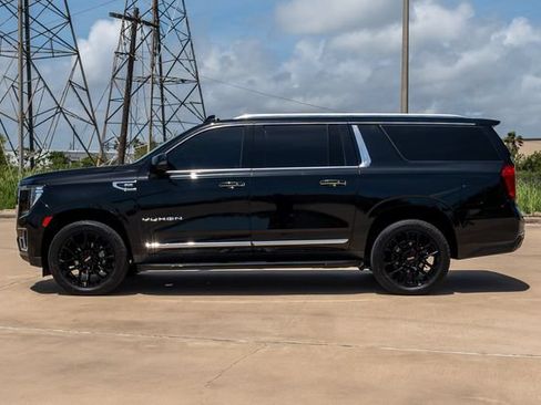 Certified 2022 GMC Yukon XL SLT w/ SLT Luxury Package RWD image 5