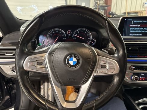 Used 2019 BMW 740i w/ M Sport Package image 22