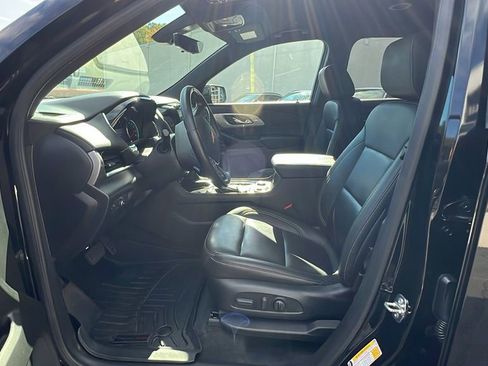 Used 2023 Chevrolet Traverse LT w/ LT Premium Package image 23