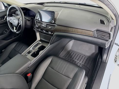 Certified 2022 Honda Accord Touring image 17
