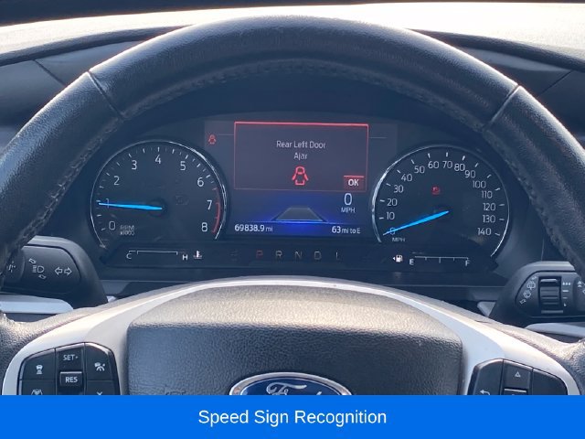Used 2023 Ford Explorer XLT AWD/4WD image 9