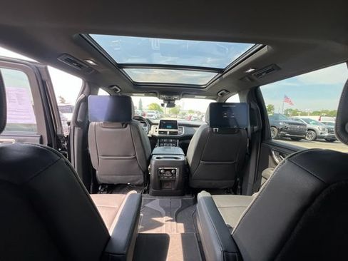 Used 2023 Chevrolet Tahoe Premier w/ Advanced Technology Package AWD/4WD image 22