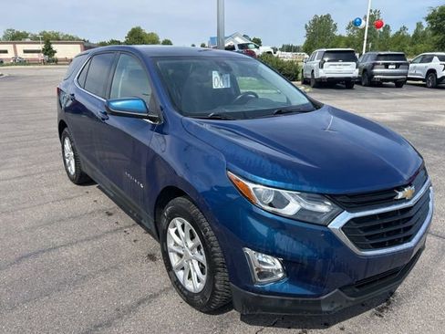Used 2020 Chevrolet Equinox LT w/ Driver Convenience Package FWD image 3