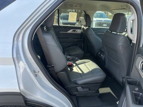 New 2026 Ford Explorer Active w/ Active Comfort Package image 32