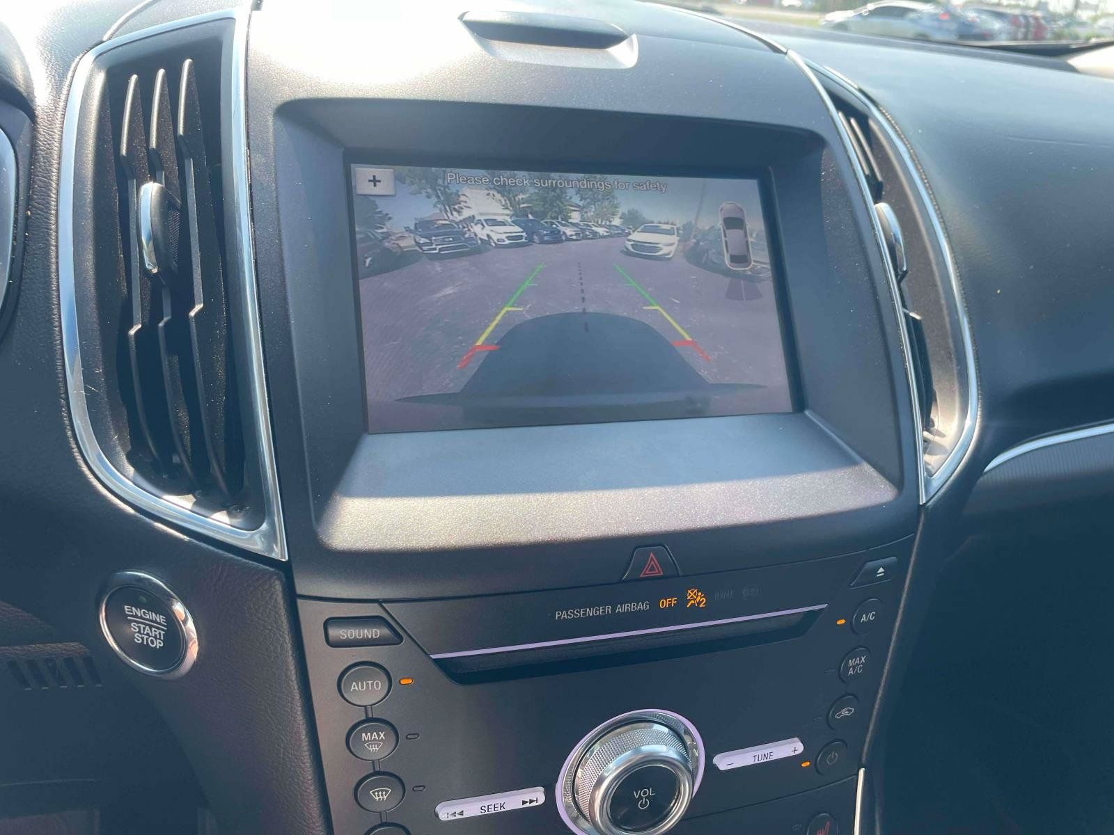Used 2019 Ford Edge Titanium FWD image 17