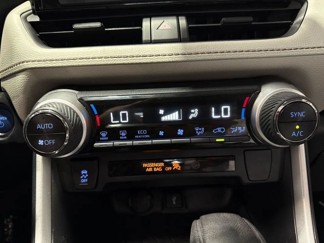 Used 2022 Toyota RAV4 XLE w/ Convenience Package AWD/4WD image 97