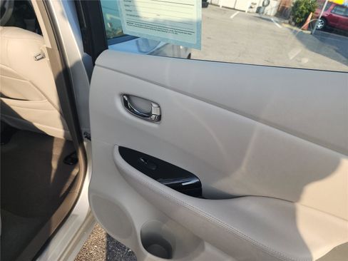Used 2012 Nissan Leaf SL image 23