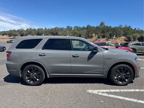 Used 2022 Dodge Durango R/T w/ Blacktop Package AWD/4WD image 4