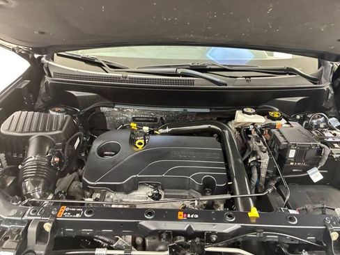 Used 2023 Chevrolet Equinox RS w/ LPO, Floor Liner Package image 11