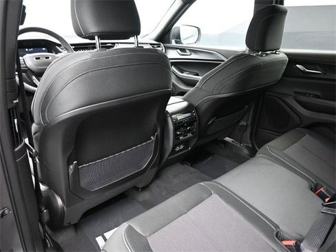 New 2025 Jeep Grand Cherokee L Laredo image 15