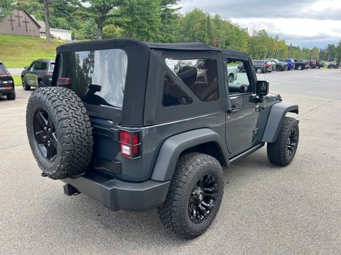 Used 2017 Jeep Wrangler Sport AWD/4WD image 5