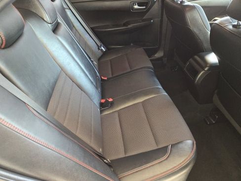Used 2016 Toyota Camry SE image 12