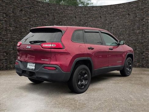 Used 2017 Jeep Cherokee Sport w/ Cold Weather Group image 7