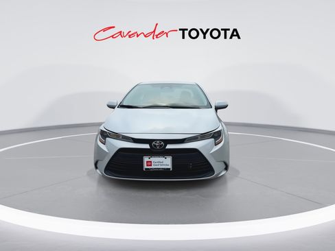 Used 2026 Toyota Corolla LE FWD image 3