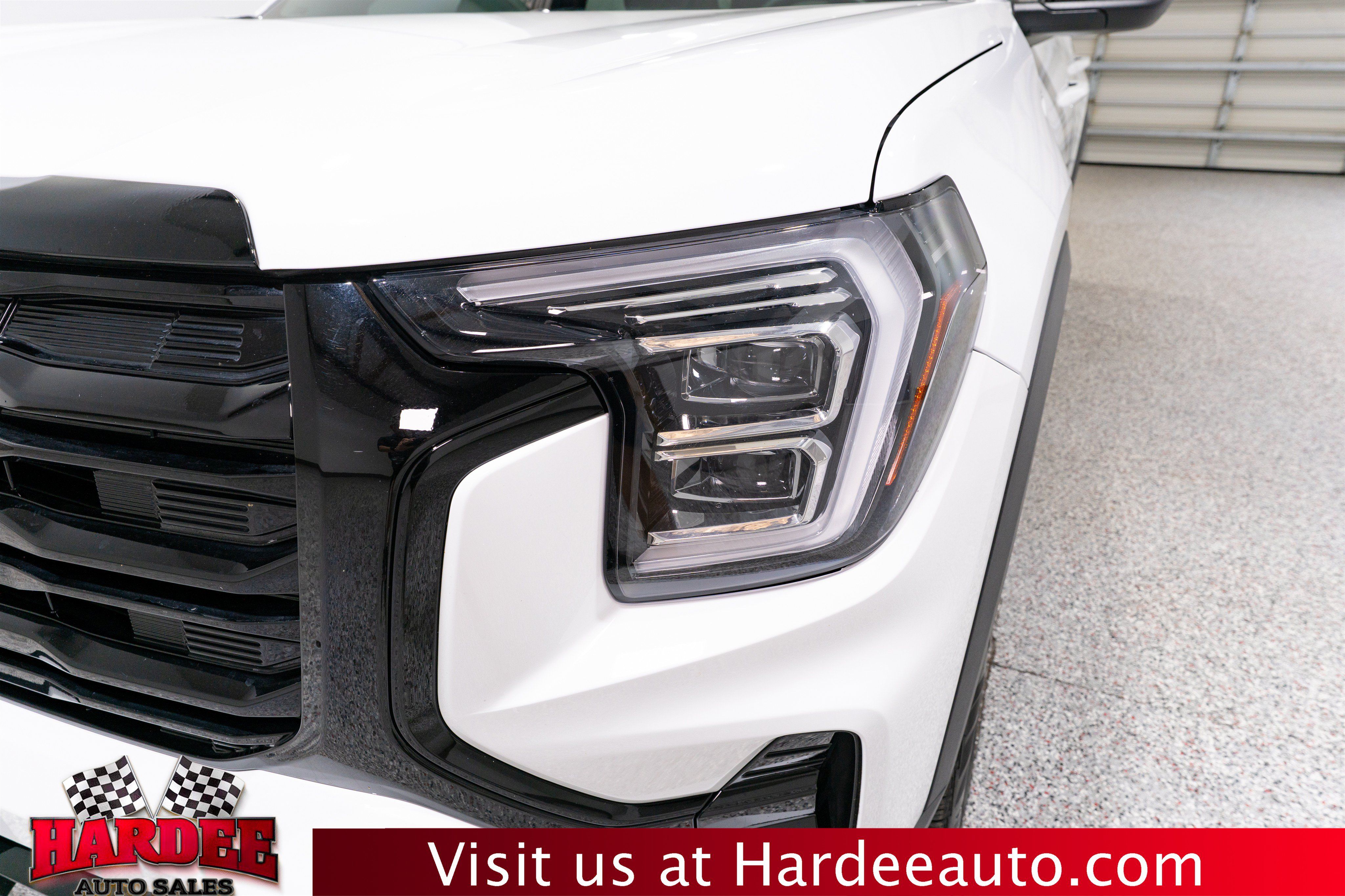 Used 2026 GMC Terrain Elevation w/ Elevation Premium Package FWD image 8