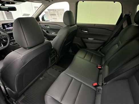 Certified 2023 Nissan Rogue SV w/ SV Premium B Package image 20