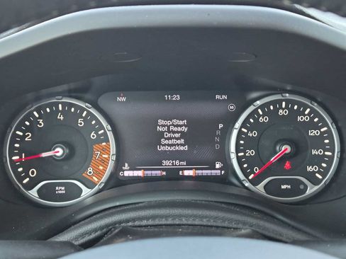 Used 2020 Jeep Renegade Limited w/ UConnect 8.4 Nav Group AWD/4WD image 34