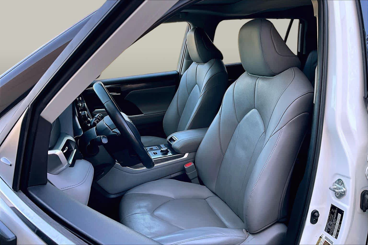 Used 2020 Toyota Highlander Limited AWD/4WD image 9