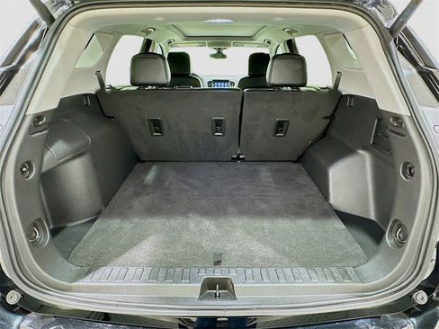 Used 2023 GMC Terrain SLT image 27