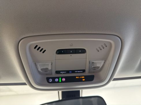 Used 2019 Chevrolet Traverse LT w/ LPO, Floor Liner Package image 25