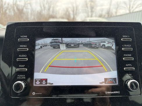 Used 2022 Toyota Camry SE w/ Cold Weather Package image 7