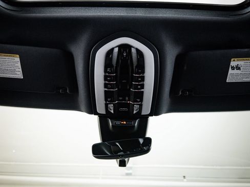 Certified 2026 Porsche Macan AWD/4WD image 20