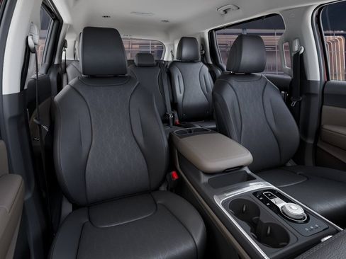New 2026 Kia Carnival EX FWD image 16