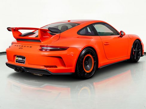 Used 2018 Porsche 911 GT3 image 10