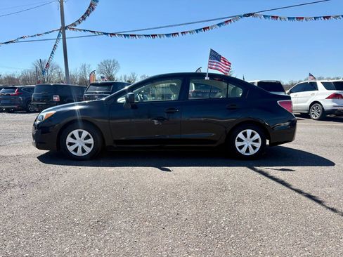 Used 2013 Subaru Impreza 2.0i image 2