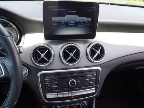 Used 2018 Mercedes-Benz GLA 250 4MATIC image 16