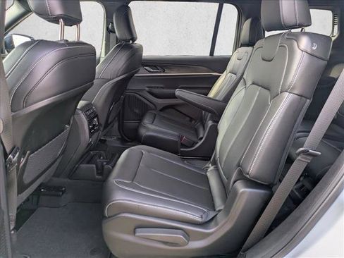 Used 2025 Jeep Grand Cherokee L Limited image 19