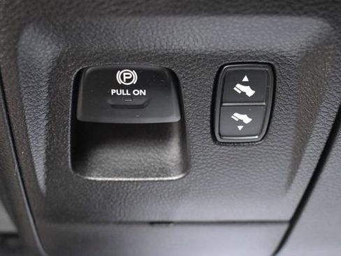 Used 2021 RAM 1500 Big Horn image 25