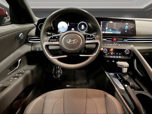 Used 2024 Hyundai Elantra SEL image 8