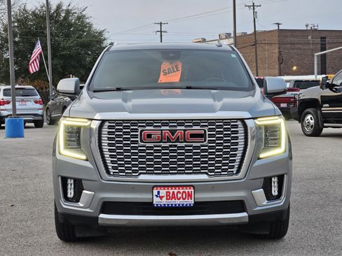 Used 2023 GMC Yukon XL Denali w/ Denali Reserve Package image 2