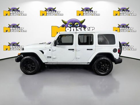 Used 2023 Jeep Wrangler Sahara image 8